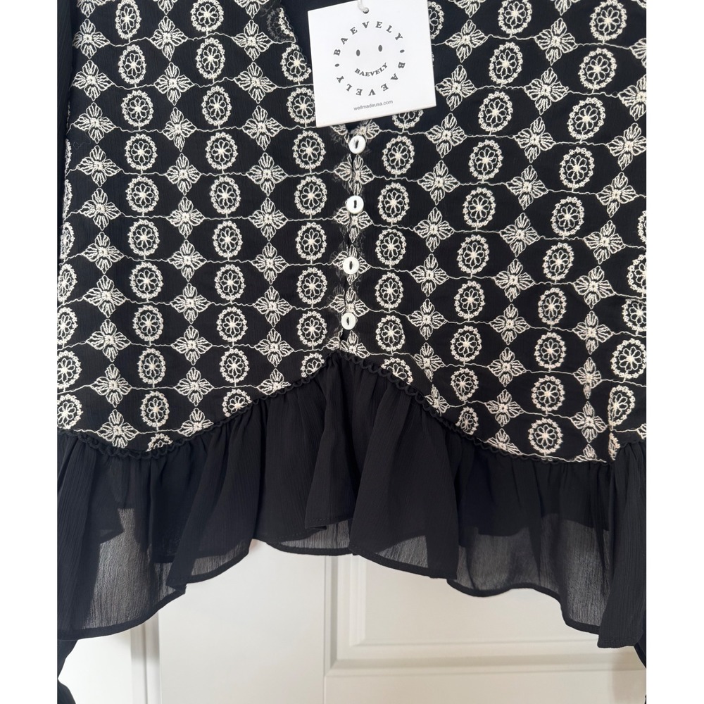 Baevely Black Long Sleeve Blouse with White Floral Embroidery Womens Size S NWT - Picture 4 of 11